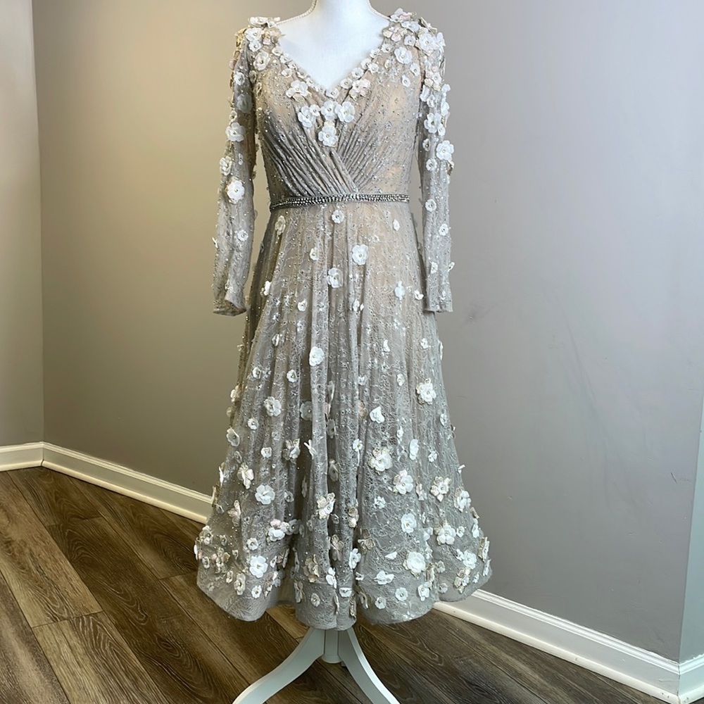 Mac Duggal size 8 like new. Perfect cocktail dress.